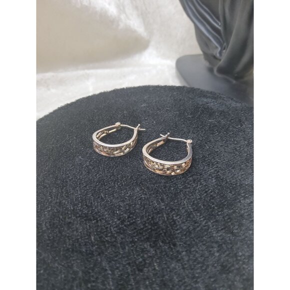 Vintage Elegant Gold Silver-Tone Hoop Earrings With Intricate Filigree Design - Picture 3 of 5